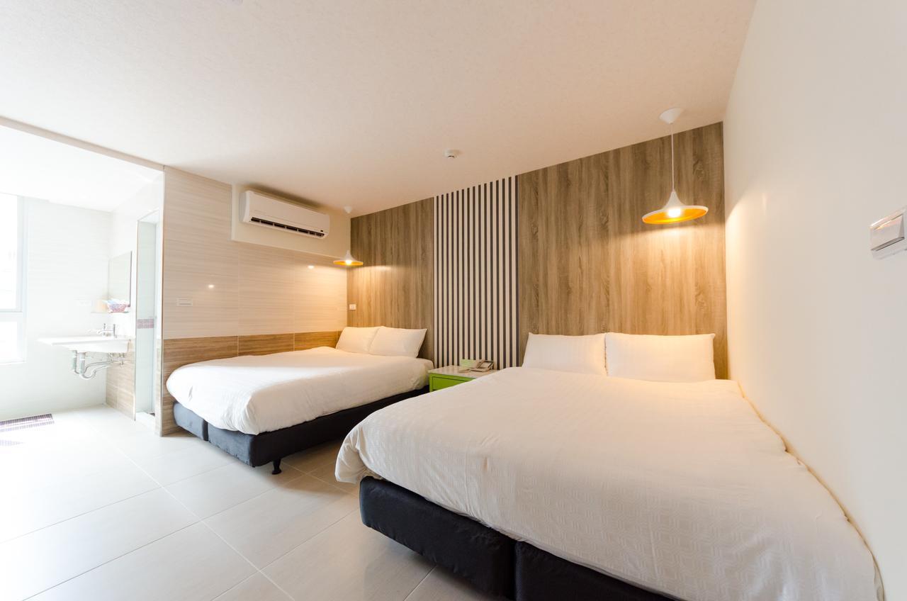 P&E Hotel Tainan Exterior photo